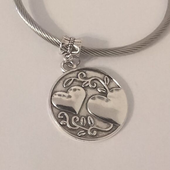 Silver Sister is‎ Someone... Dangle Charm for Pandora Style Bracelet - Picture 3 of 4